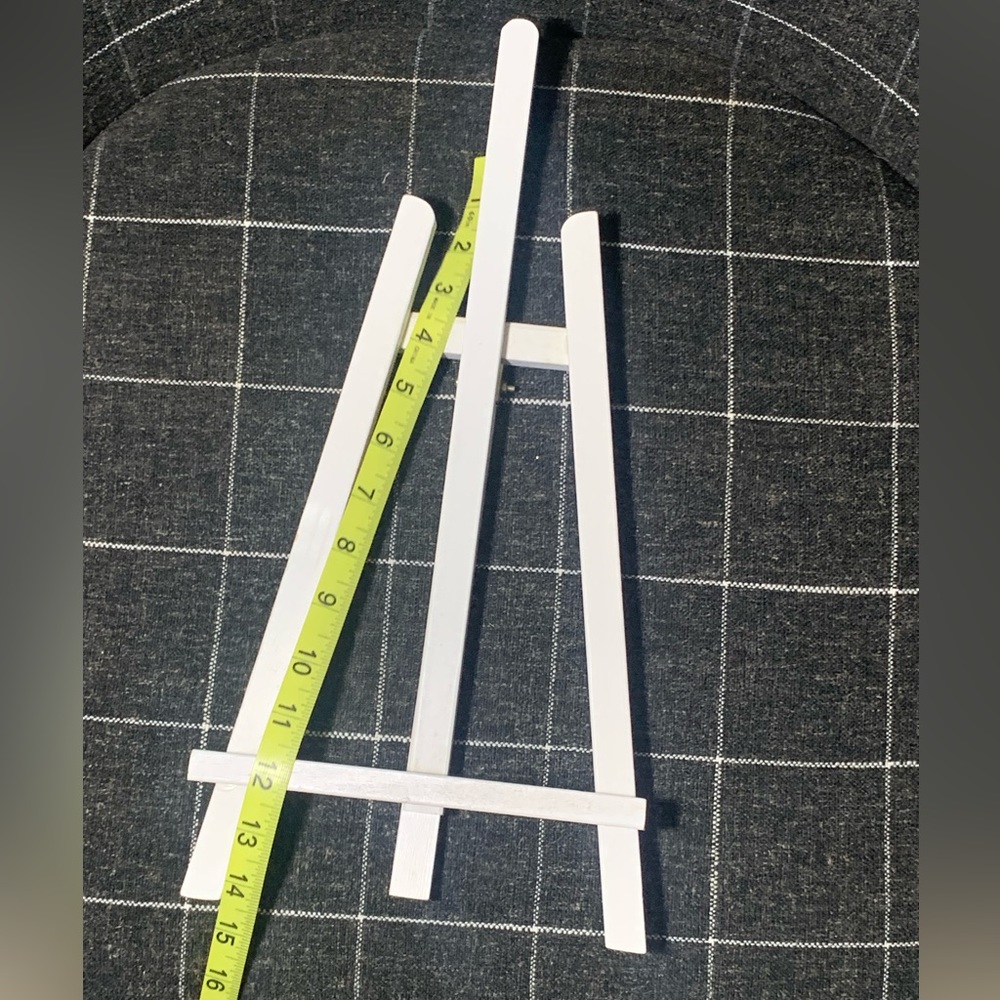 Easel - Picture 5 of 5